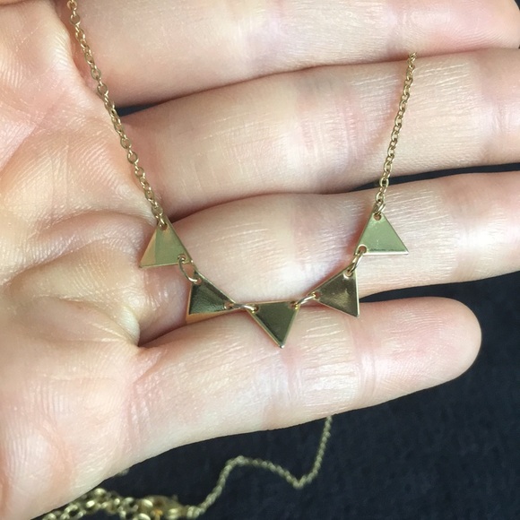 Vintage Mini Gold Tone Triangles Necklace - Picture 4 of 8